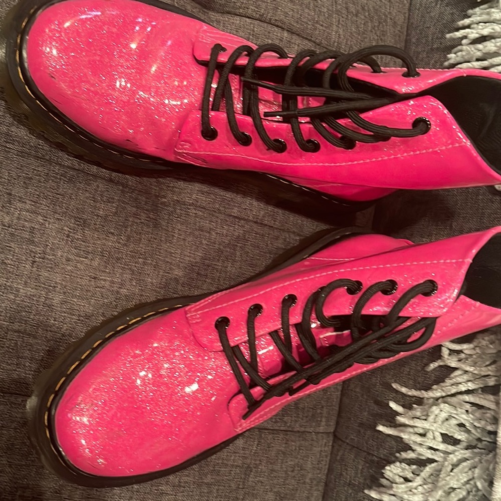 Awesome hot pink Docs